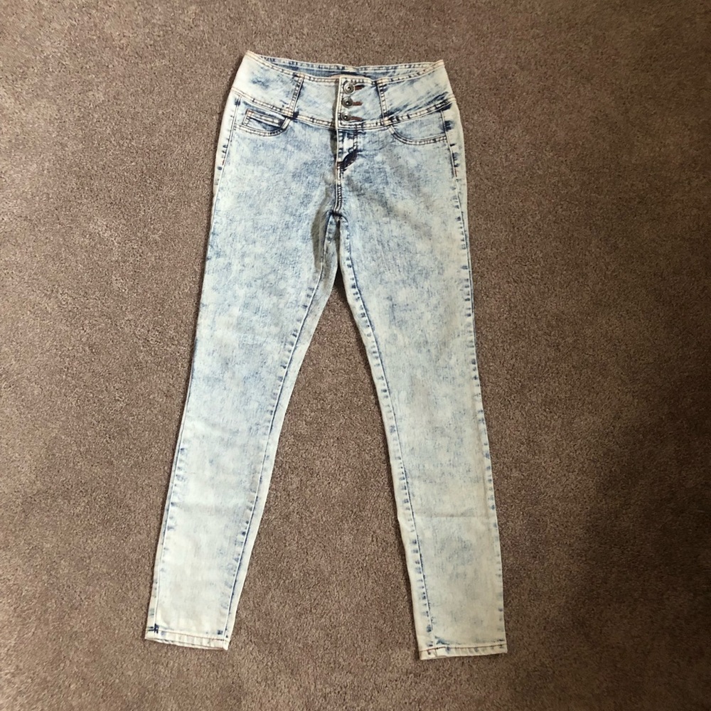 High waisted acid wash jeans